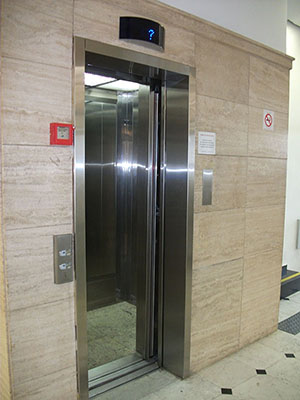 Portas de pavimento automática para elevadores